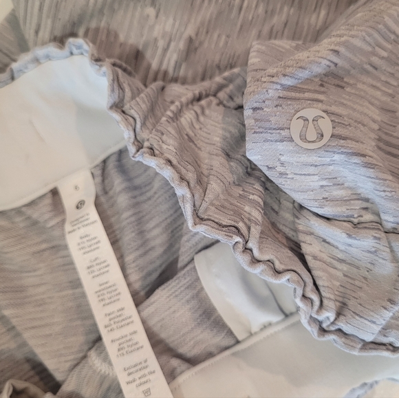 Lululemon Stretch High-Rise Joggers, Color LinearTempo Jacquard Silver Sz 6 - Picture 9 of 14